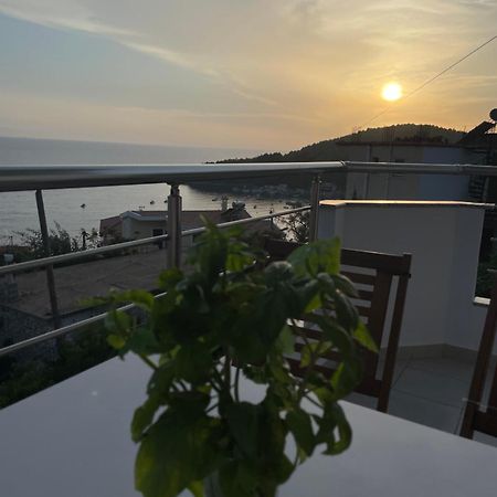 Tasos Rooms Himare Exterior foto