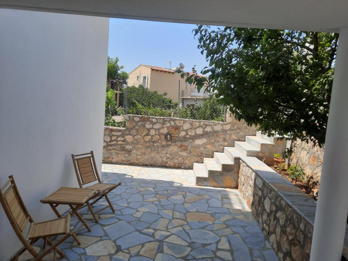 Tasos Rooms Himare Exterior foto