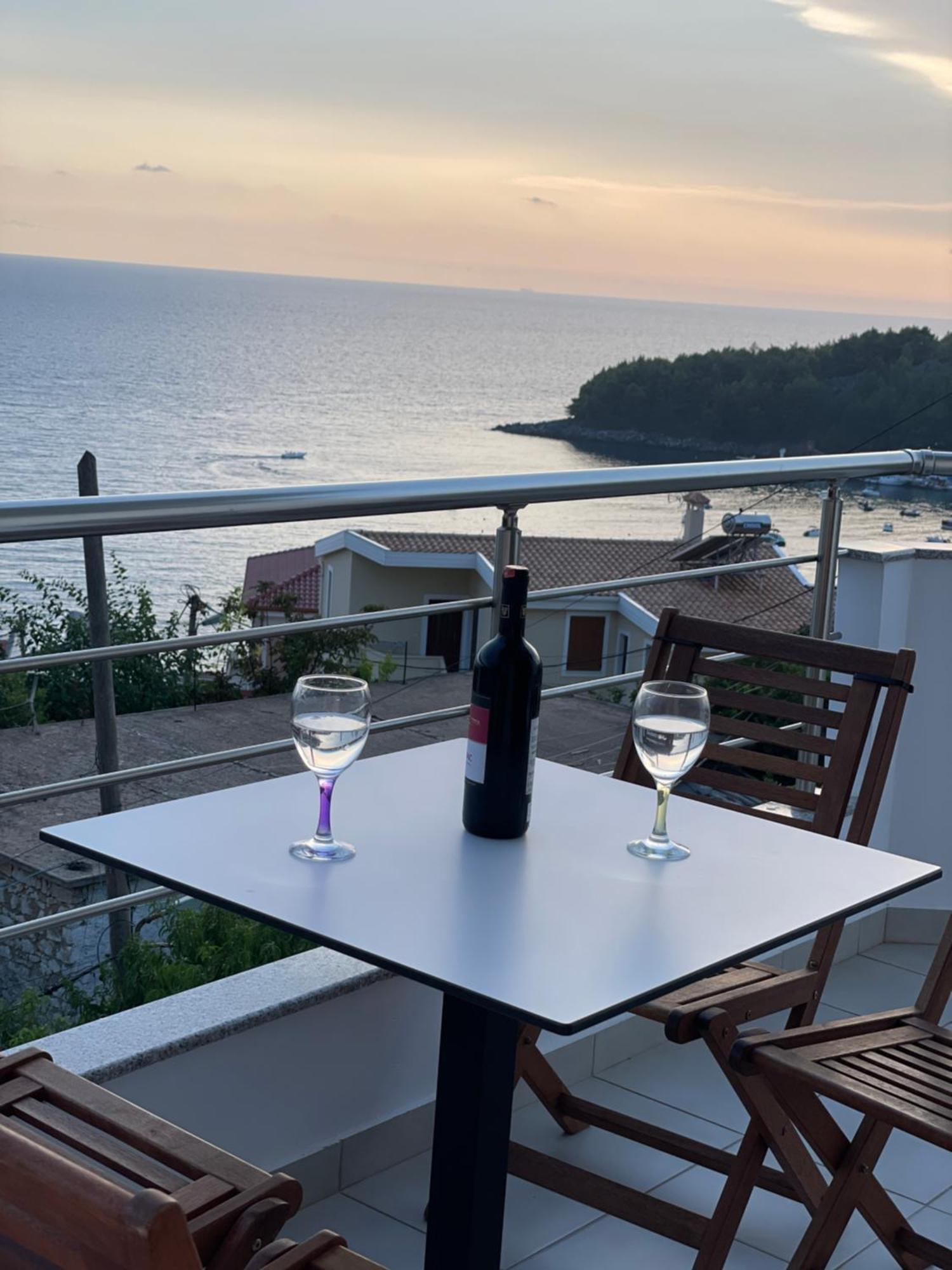 Tasos Rooms Himare Exterior foto