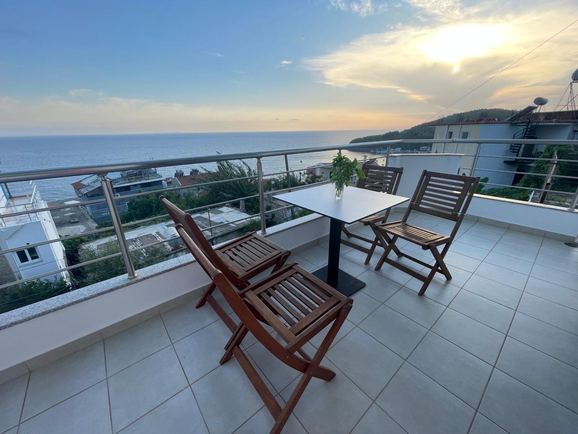 Tasos Rooms Himare Exterior foto
