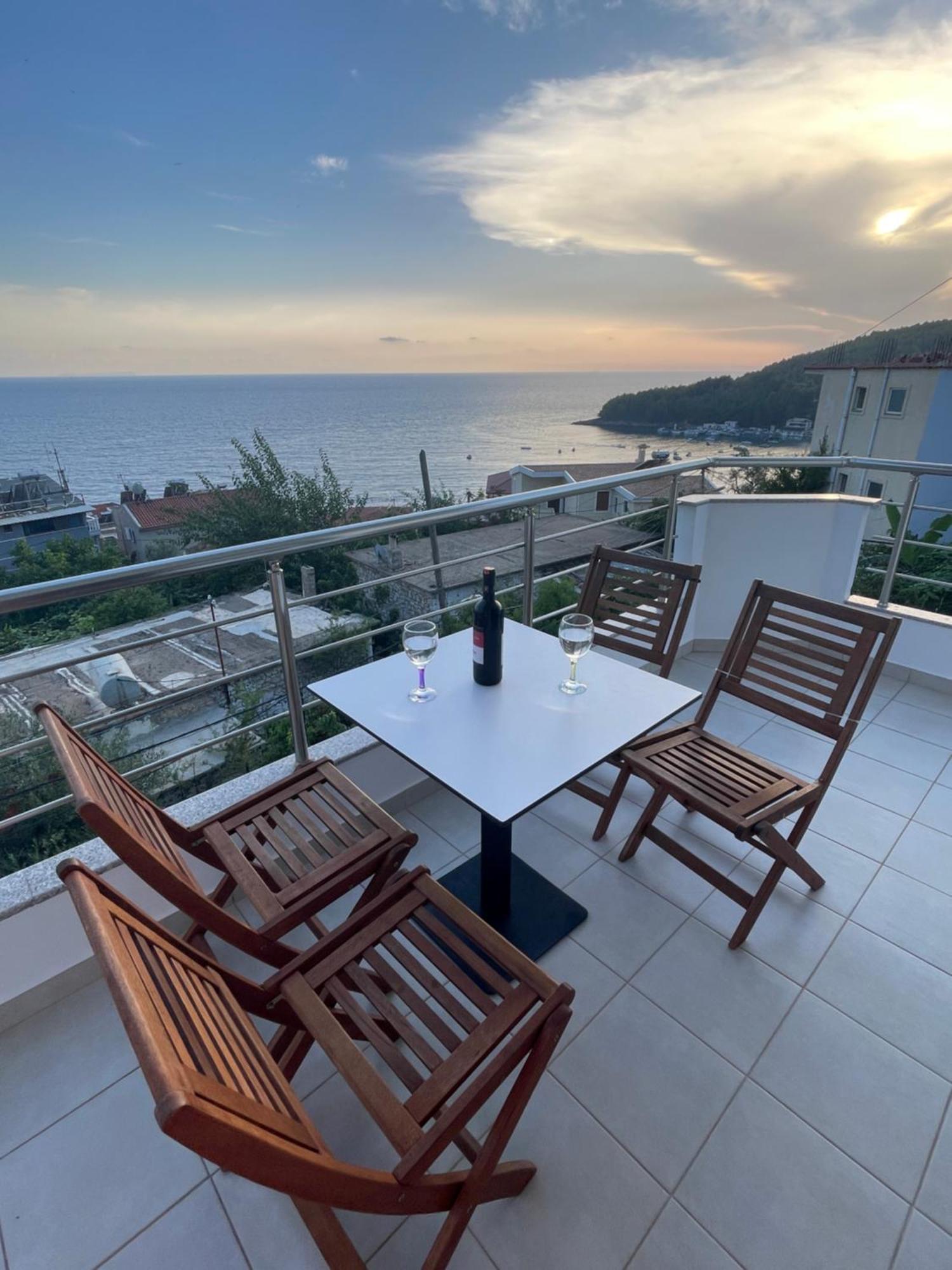 Tasos Rooms Himare Exterior foto