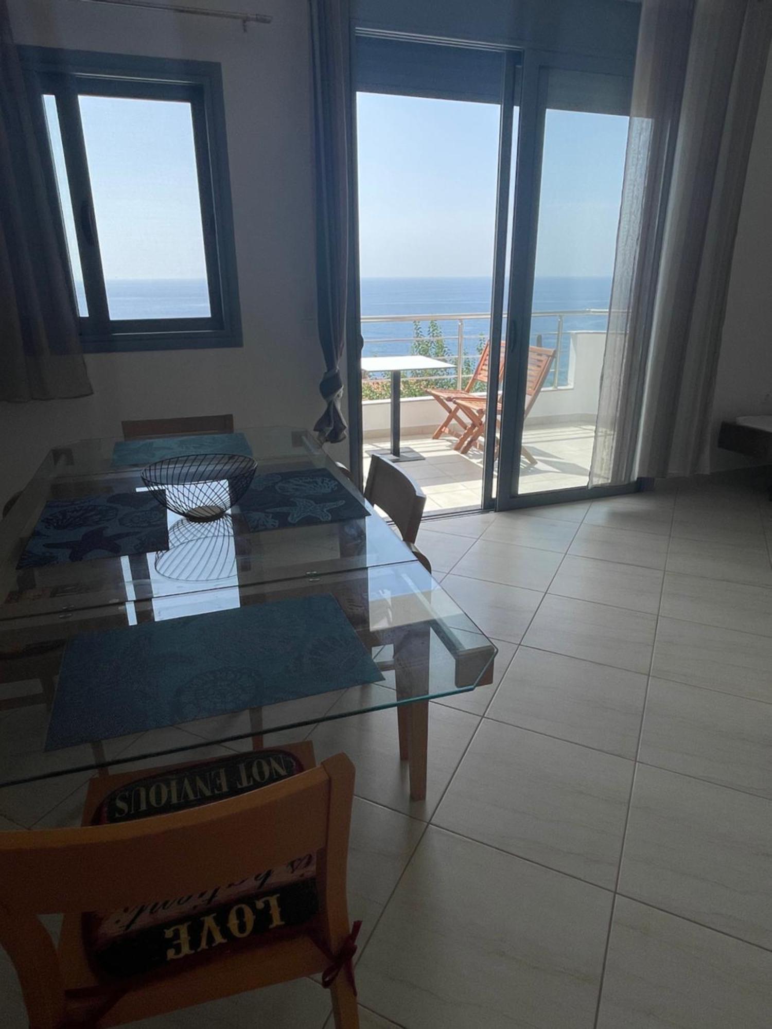 Tasos Rooms Himare Exterior foto
