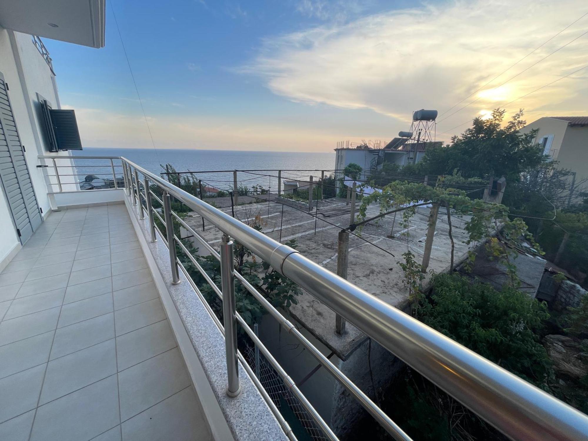 Tasos Rooms Himare Exterior foto