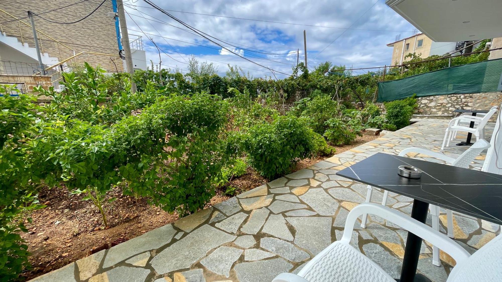 Tasos Rooms Himare Exterior foto