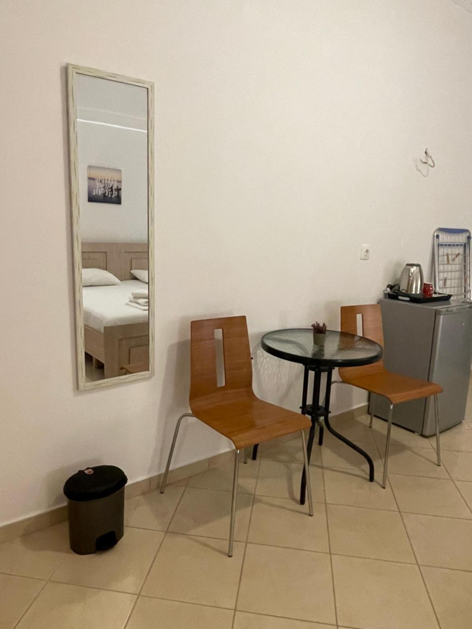 Tasos Rooms Himare Exterior foto