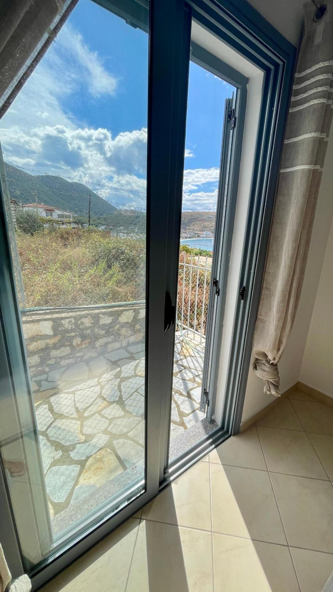 Tasos Rooms Himare Exterior foto
