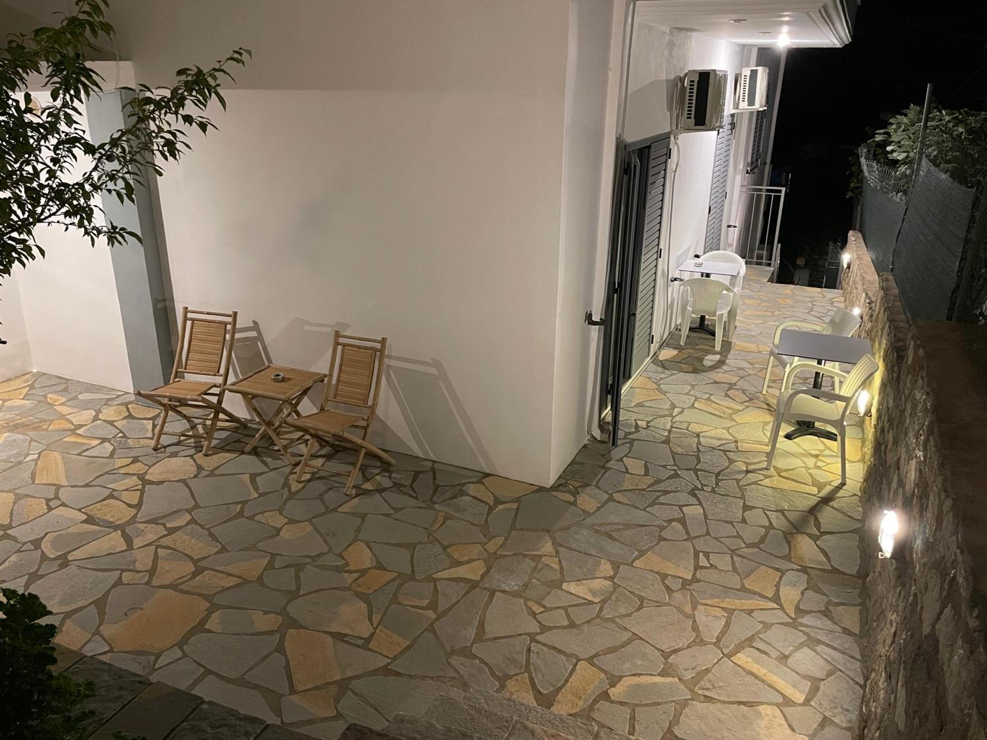 Tasos Rooms Himare Exterior foto