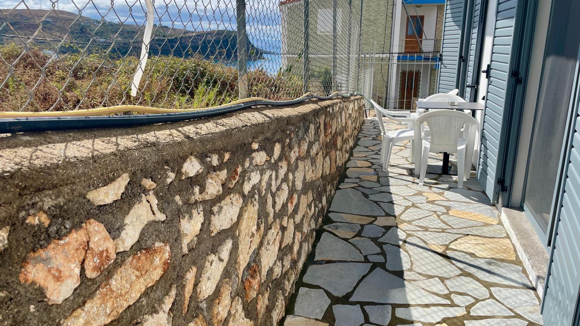 Tasos Rooms Himare Exterior foto