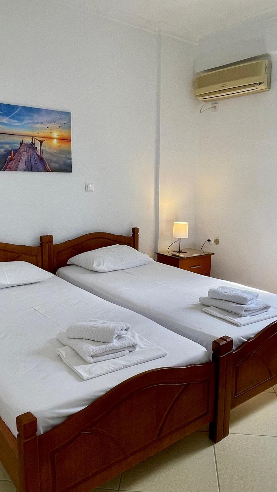 Tasos Rooms Himare Exterior foto
