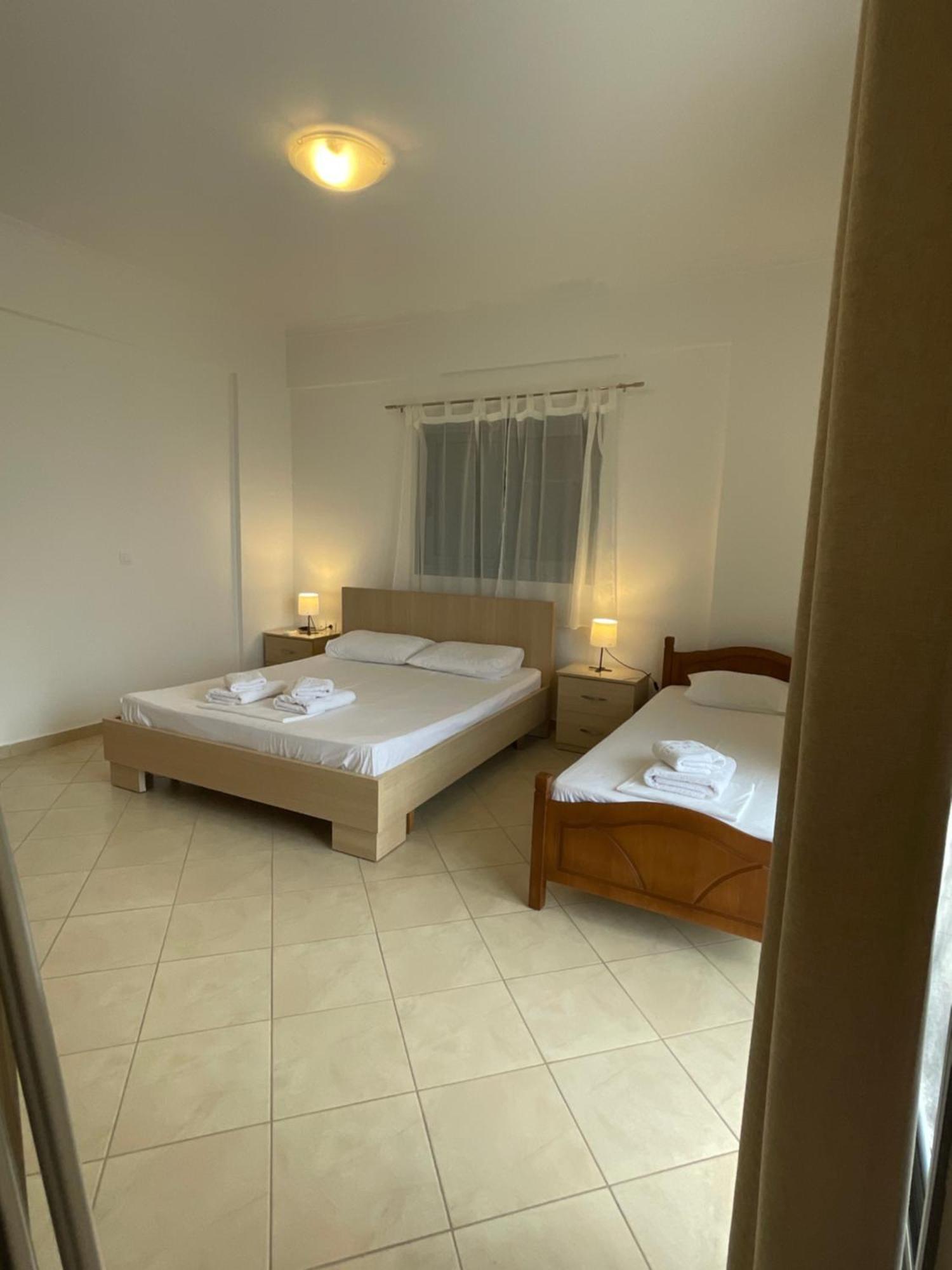 Tasos Rooms Himare Exterior foto