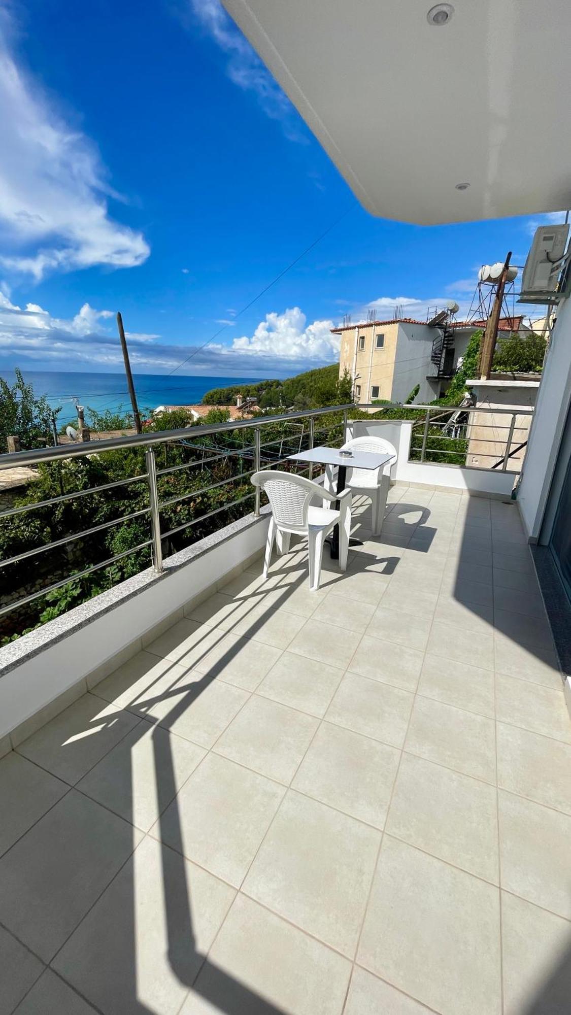 Tasos Rooms Himare Exterior foto
